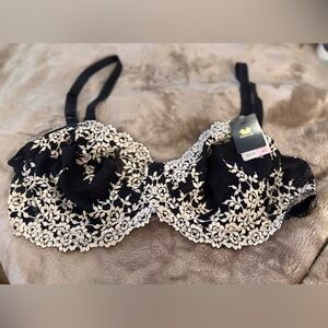 Wacoal Black and Cream Lace Bra